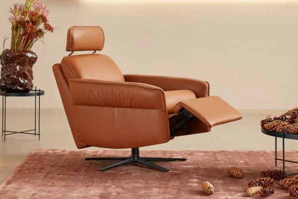 Aura 8916 Recliner Armchair by Himolla