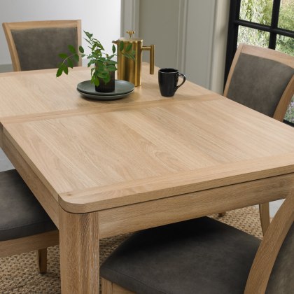 Chester Oak 4-6 Extending Dining Table (140-185cm) by Bentley Designs