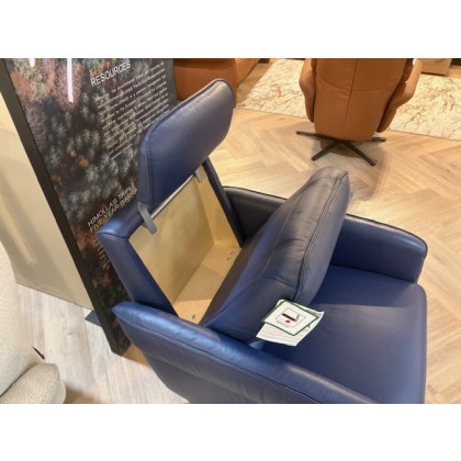 Aura Manual Recliner with Headrest (Showroom Clearance)