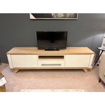 Jardin 210cm TV Lowboard (Showroom Clearance)