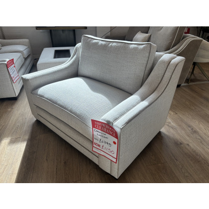 Carolina Loveseat by Meridian (Showroom Clearance)