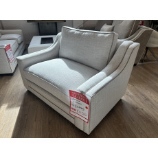 Carolina Loveseat by Meridian (Showroom Clearance)