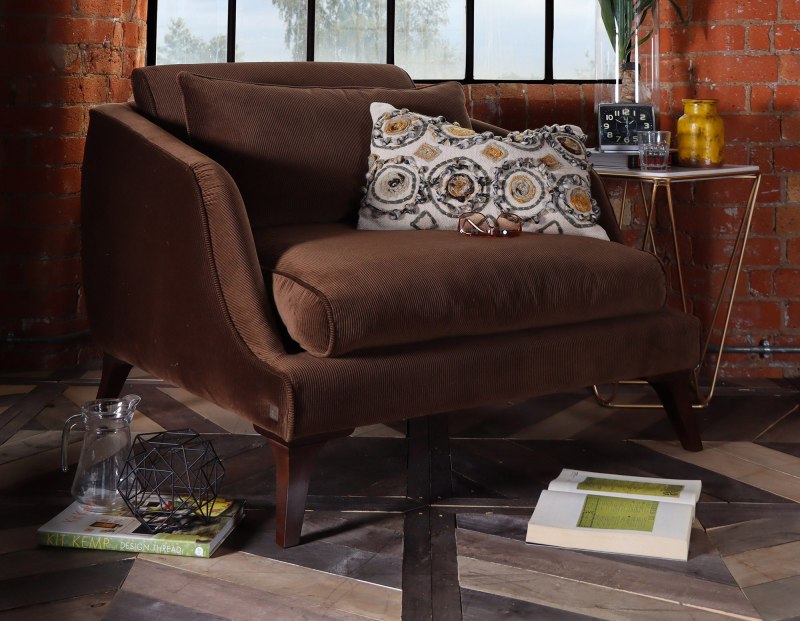 Carnaby Snuggler Chair by Tetrad