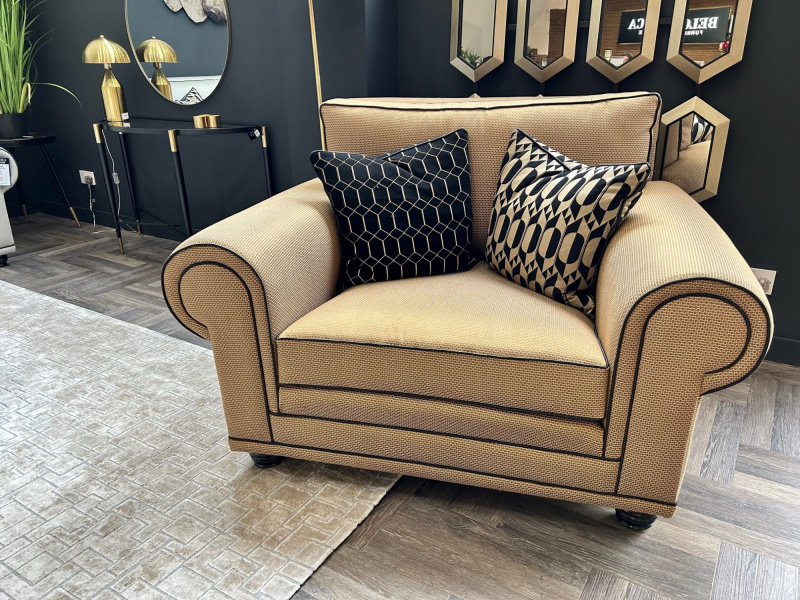 Chicago Loveseat by Meridian Upholstery