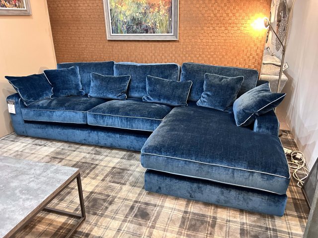Manhattan Large Chaise Sofa by Whitemeadow (Showroom Clearance)