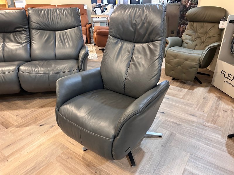 Stratus Medium 3 Motor Electric Recliner Chair by Himolla (Showroom Clearance) Stratus Medium 3 Motor Electric Recliner Chair by Himolla (Showroom Clearance)