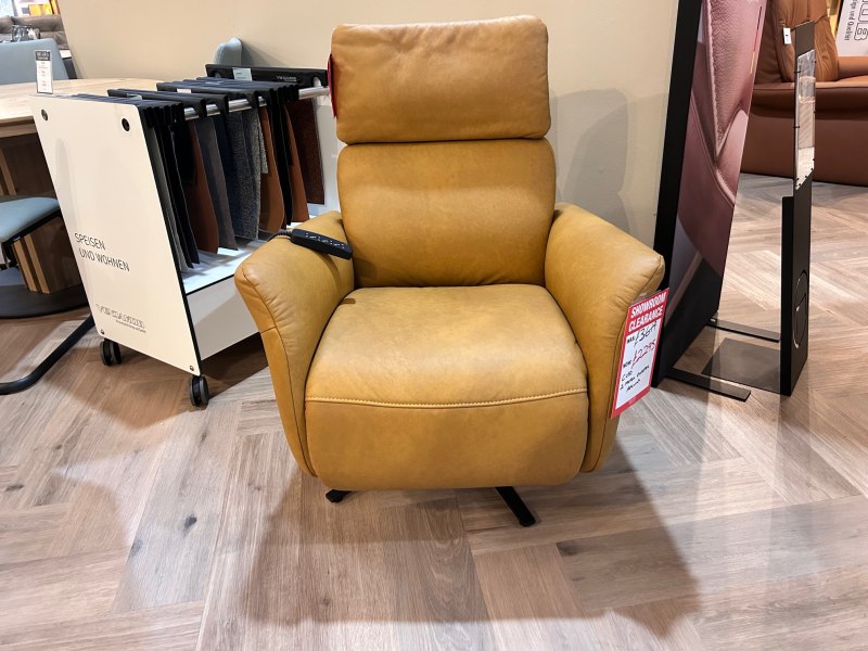 Cleo Motor Electric Recliner Chair by Himolla (Showroom