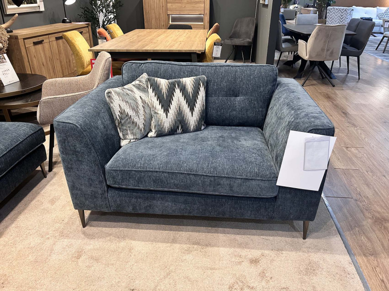 Laurent Snuggler Chair (Showroom Clearance) Laurent Snuggler Chair (Showroom Clearance)