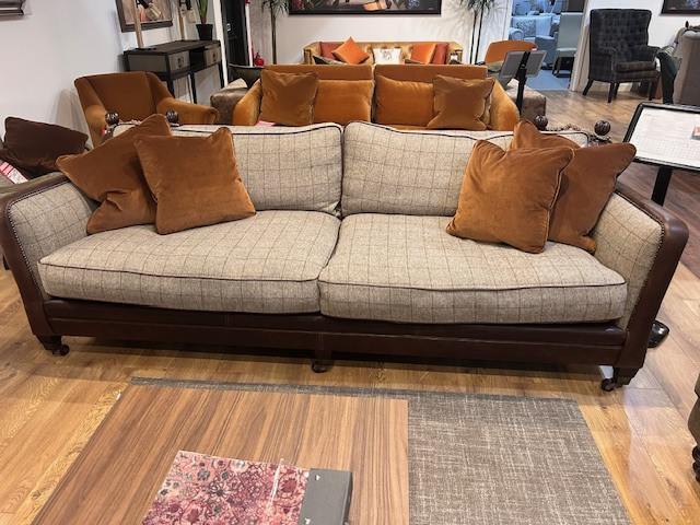 Balmoral Grand Sofa by Tetrad (Showroom Clearance) Balmoral Grand Sofa by Tetrad (Showroom Clearance)