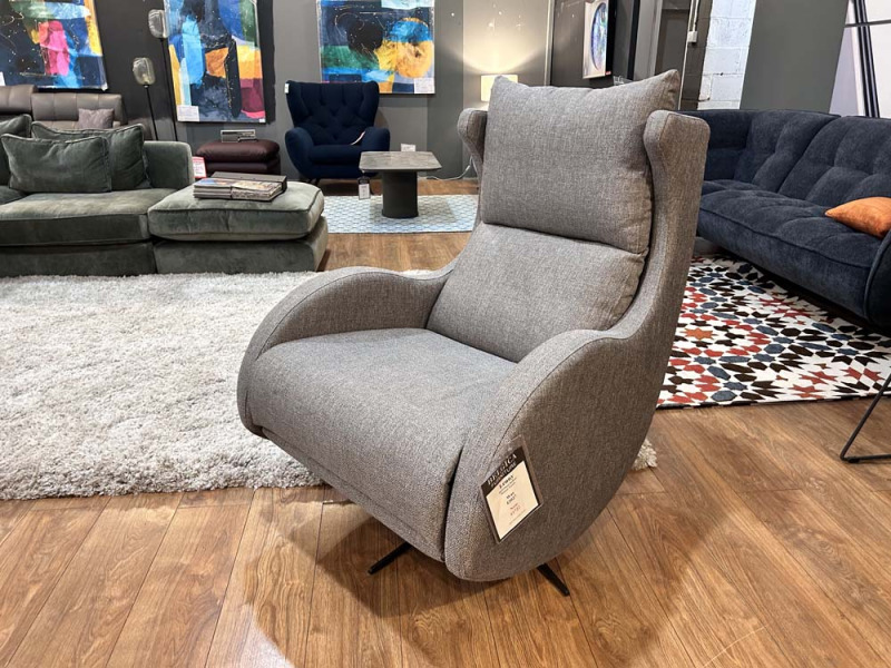 Lenny Electric Recliner Chair by Fama (Showroom Clearance) Lenny Electric Recliner Chair by Fama (Showroom Clearance)