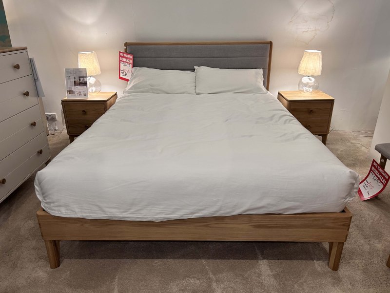 Hadley Kingsize 5ft Bedframe & 2 Bedsides Set (Showroom Clearance) Hadley Kingsize 5ft Bedframe & 2 Bedsides Set (Showroom Clearance)