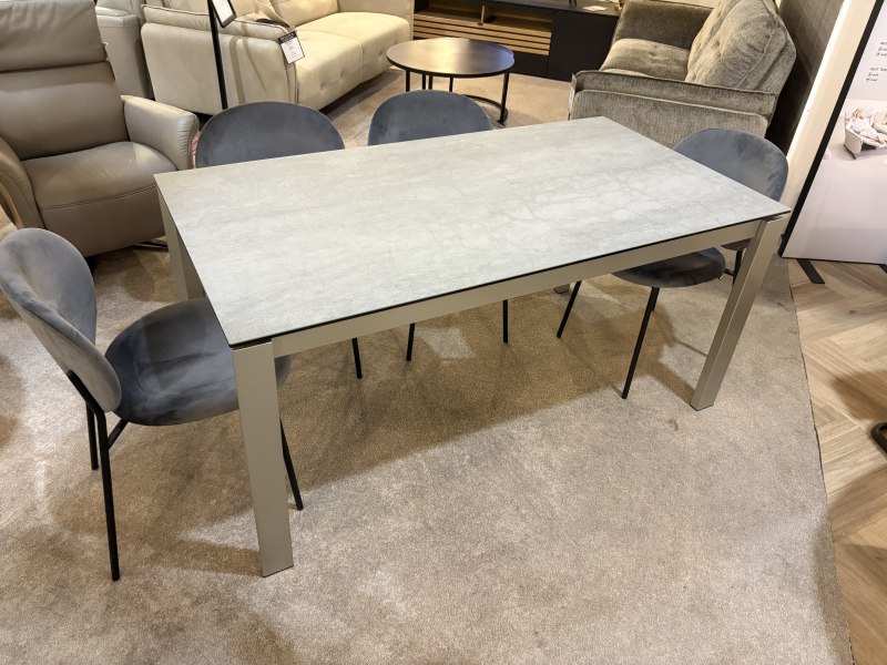 Duca 160-220 x 85cm Extending Dining Table by Calligaris (Showroom Clearance) Duca 160-220 x 85cm Extending Dining Table by Calligaris (Showroom Clearance)