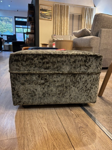 Evesham Footstool (Showroom Clearance) Evesham Footstool (Showroom Clearance)