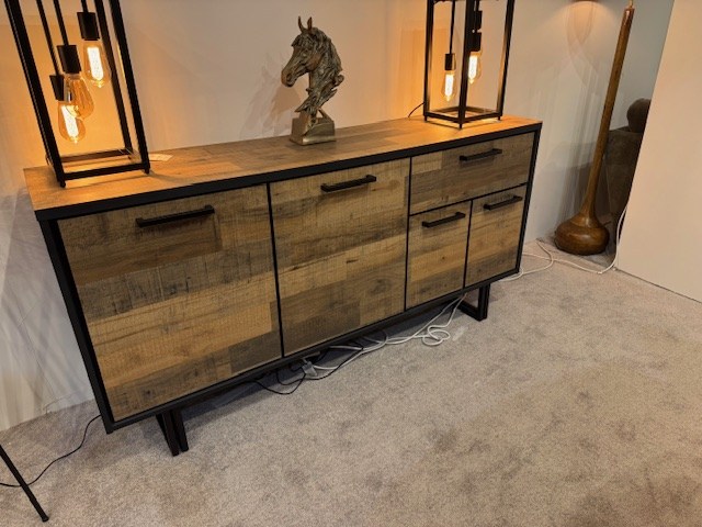 Avalon Sideboard (Showroom Clearance) Avalon Sideboard (Showroom Clearance)