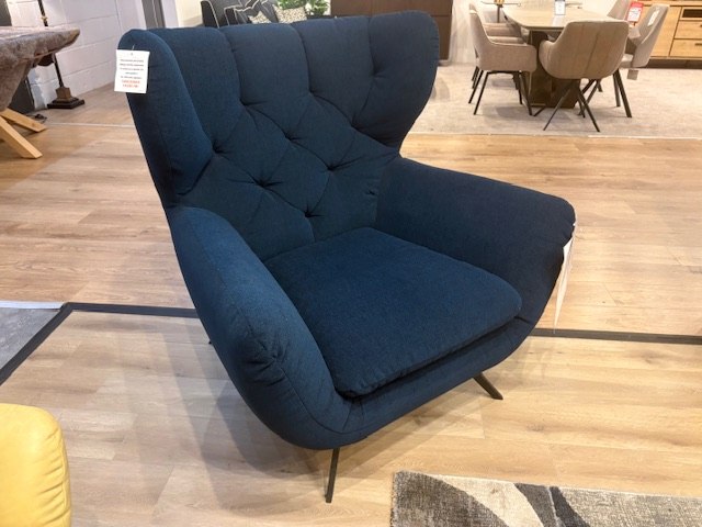 Glamour Chair (Showroom Clearance) Glamour Chair (Showroom Clearance)