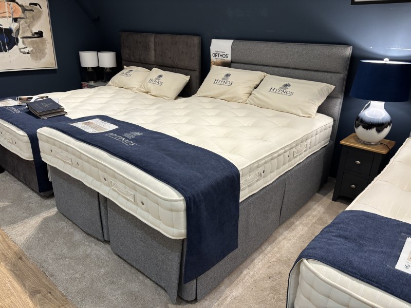 Hypnos Posturecare 7 Kingsize Mattress Divan & Headboard Set (Showroom Clearance) Hypnos Posturecare 7 Kingsize Mattress Divan & Headboard Set (Showroom Clearance)