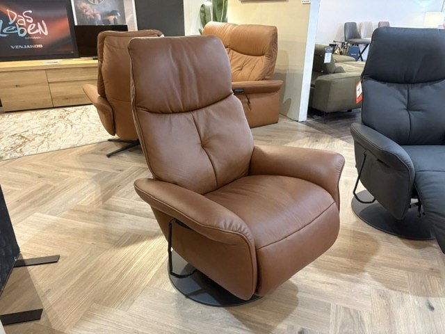 Loona 4 Motor Electric Armchair with Heart Balance by Himolla (Showroom Clearance) Loona 4 Motor Electric Armchair with Heart Balance by Himolla (Showroom Clearance)