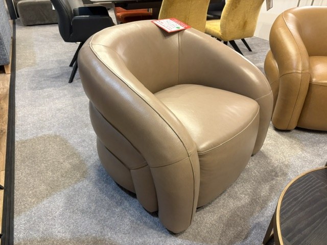 Rocco Swivel Armchair (Showroom Clearance) Rocco Swivel Armchair (Showroom Clearance)