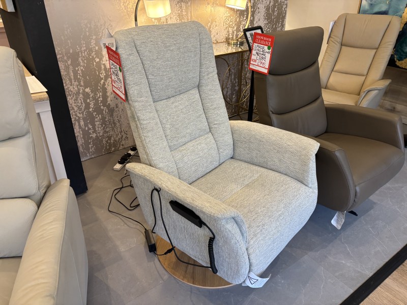 Superior Lift & Rise Armchair by Hjort Knudsen (Showroom Clearance) Superior Lift & Rise Armchair by Hjort Knudsen (Showroom Clearance)