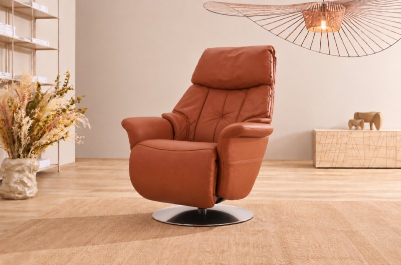 Boyo 3 Motor Electric Swivel Recliner Chair by Himolla (8947) Boyo 3 Motor Electric Swivel Recliner Chair by Himolla (8947)