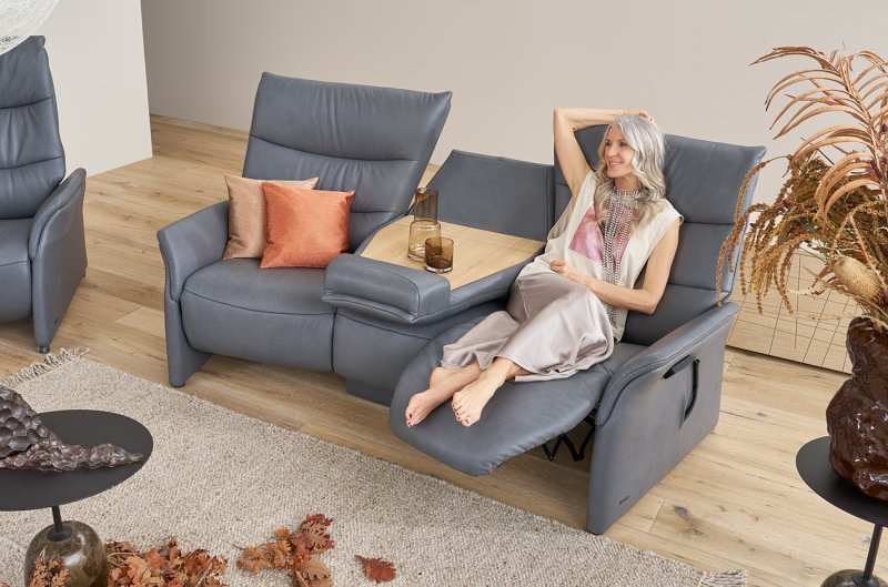 Azure Trapezoidal Electric Recliner Sofa (4690-70Q) by Himolla Azure Trapezoidal Electric Recliner Sofa (4690-70Q) by Himolla